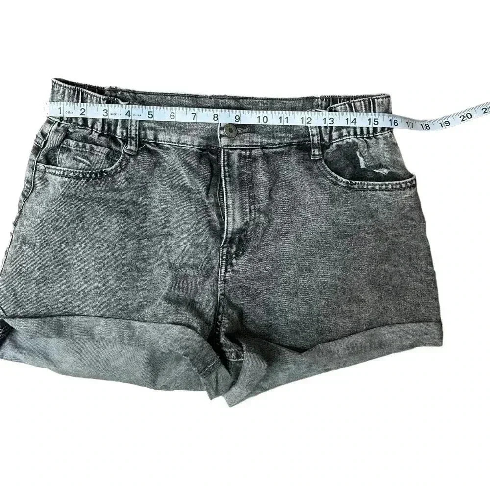 Sincerely Jules Black wash elastic shorts